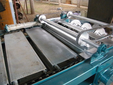 Trays for placing egg tray